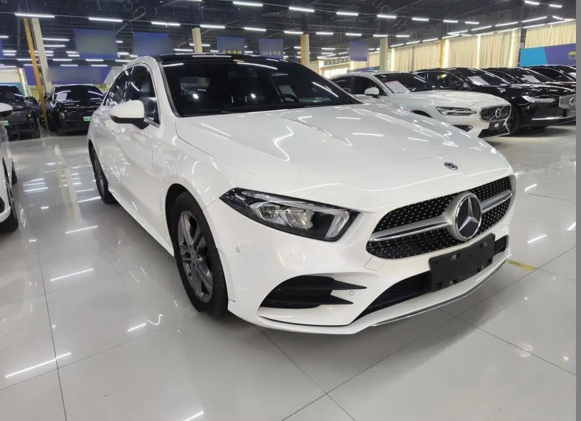 Mercedes-Benz A-Class 2020 Second Facelift A 180 L Sport Sedan — миниатюра 3