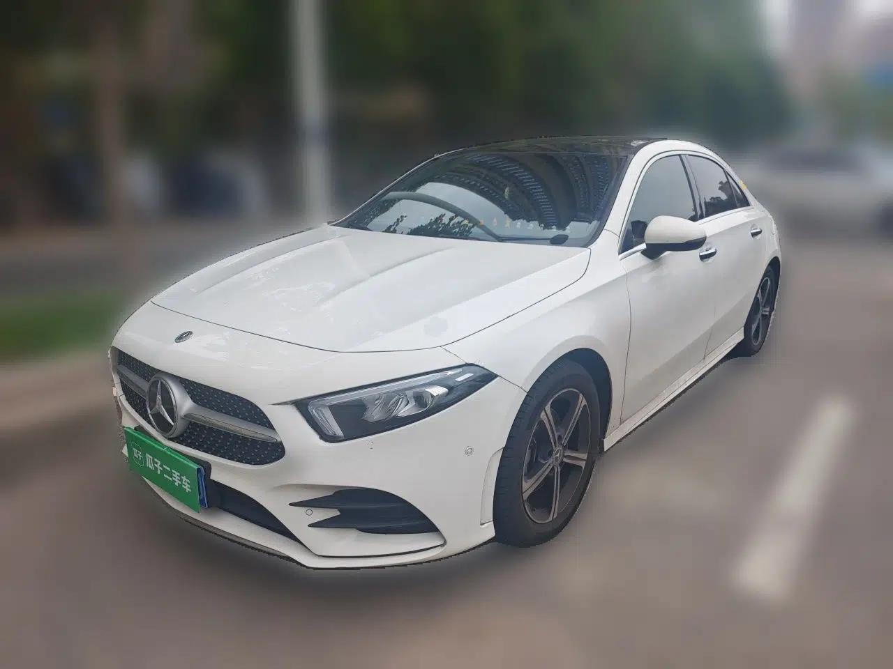 Mercedes-Benz A-Class 2022 Revised Version A 200 L Sport Sedan Fashionable Style — миниатюра 1