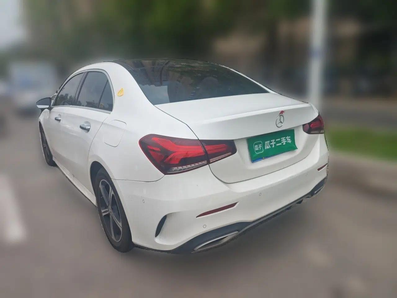 Mercedes-Benz A-Class 2022 Revised Version A 200 L Sport Sedan Fashionable Style — миниатюра 4