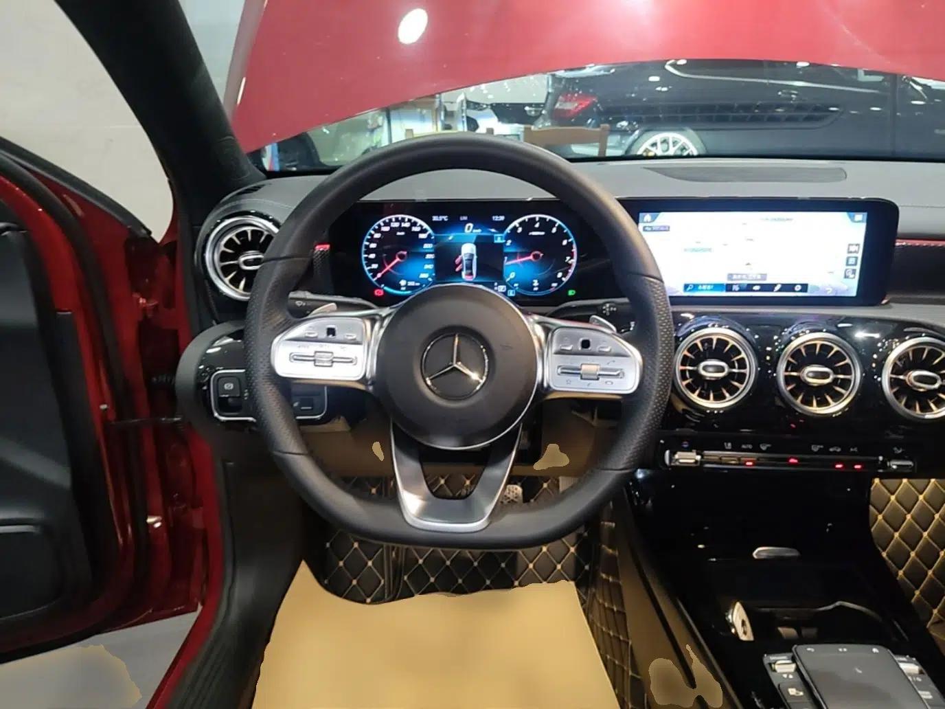 Mercedes-Benz A-Class 2021 A 200 L Sport Sedan Fashion Model — миниатюра 13