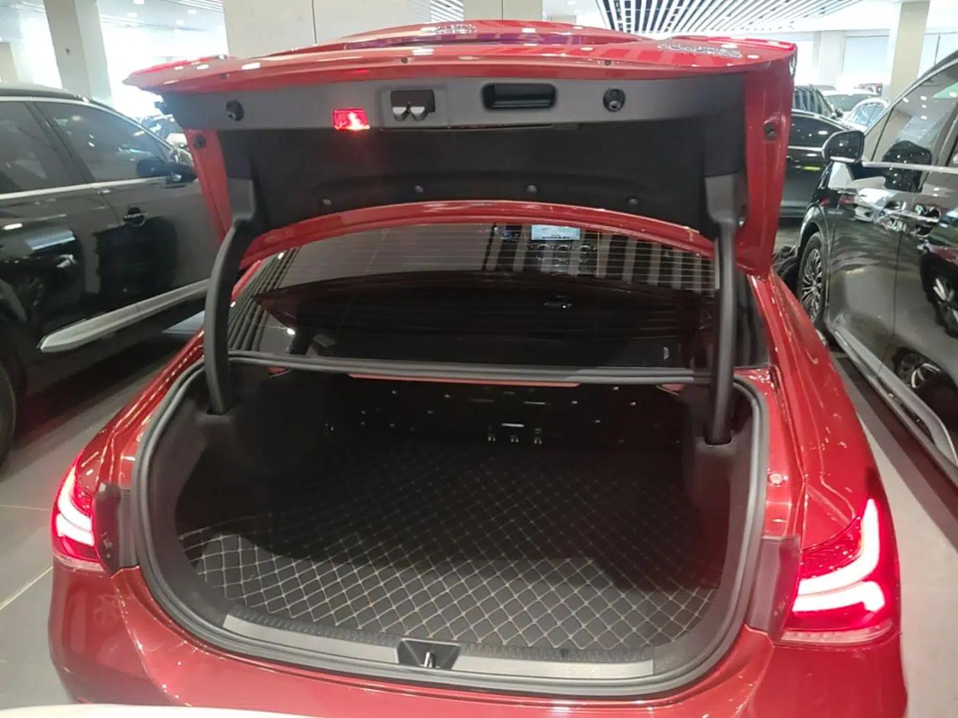 Mercedes-Benz A-Class 2021 A 200 L Sport Sedan Fashion Model — миниатюра 22