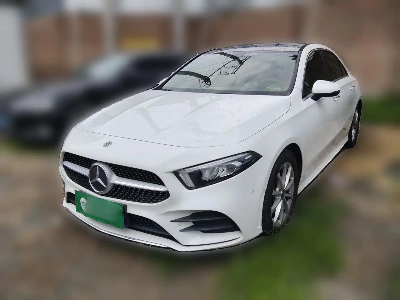 Mercedes-Benz A-Class 2020 A 200 L Sport Sedan — миниатюра 1
