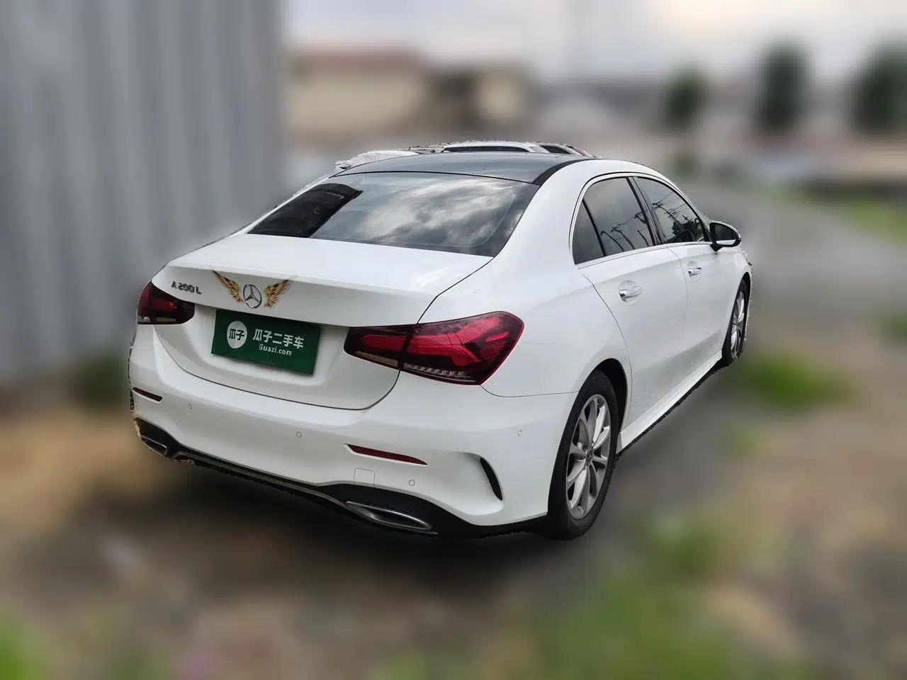 Mercedes-Benz A-Class 2020 A 200 L Sport Sedan — миниатюра 6