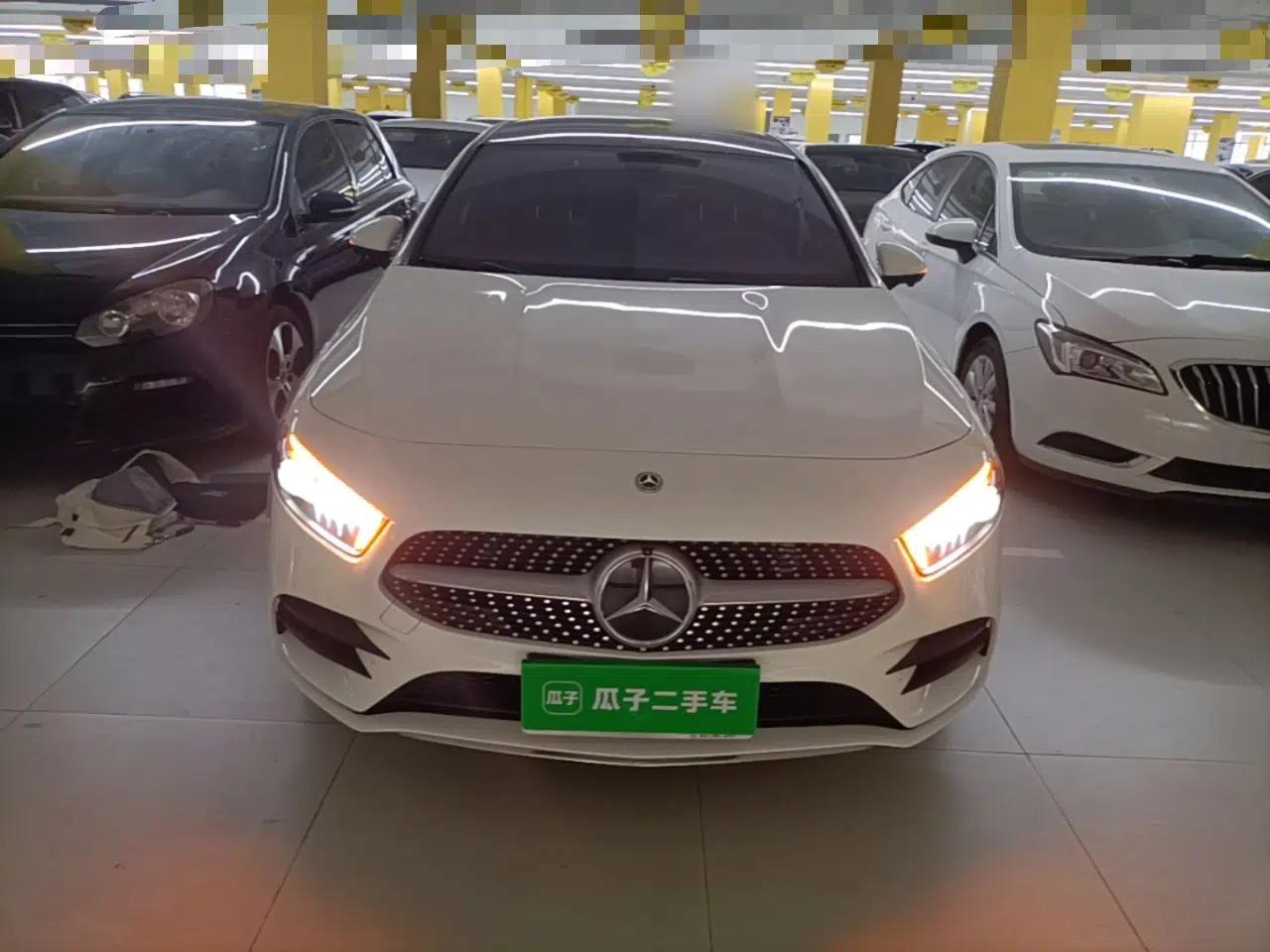 Mercedes-Benz A-Class 2022 Revised Version A 200 L Sport Sedan Fashionable Style — миниатюра 2