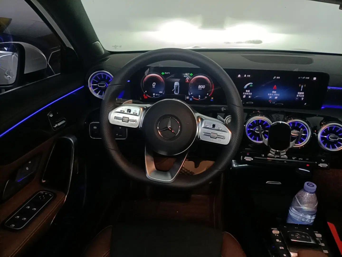 Mercedes-Benz A-Class 2022 Revised Version A 200 L Sport Sedan Fashionable Style — миниатюра 13