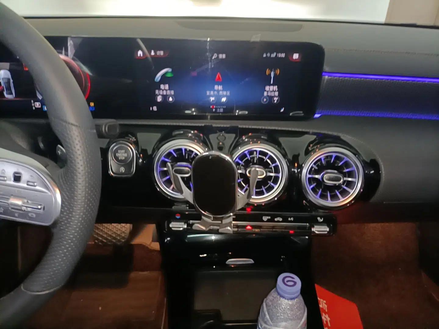 Mercedes-Benz A-Class 2022 Revised Version A 200 L Sport Sedan Fashionable Style — миниатюра 15