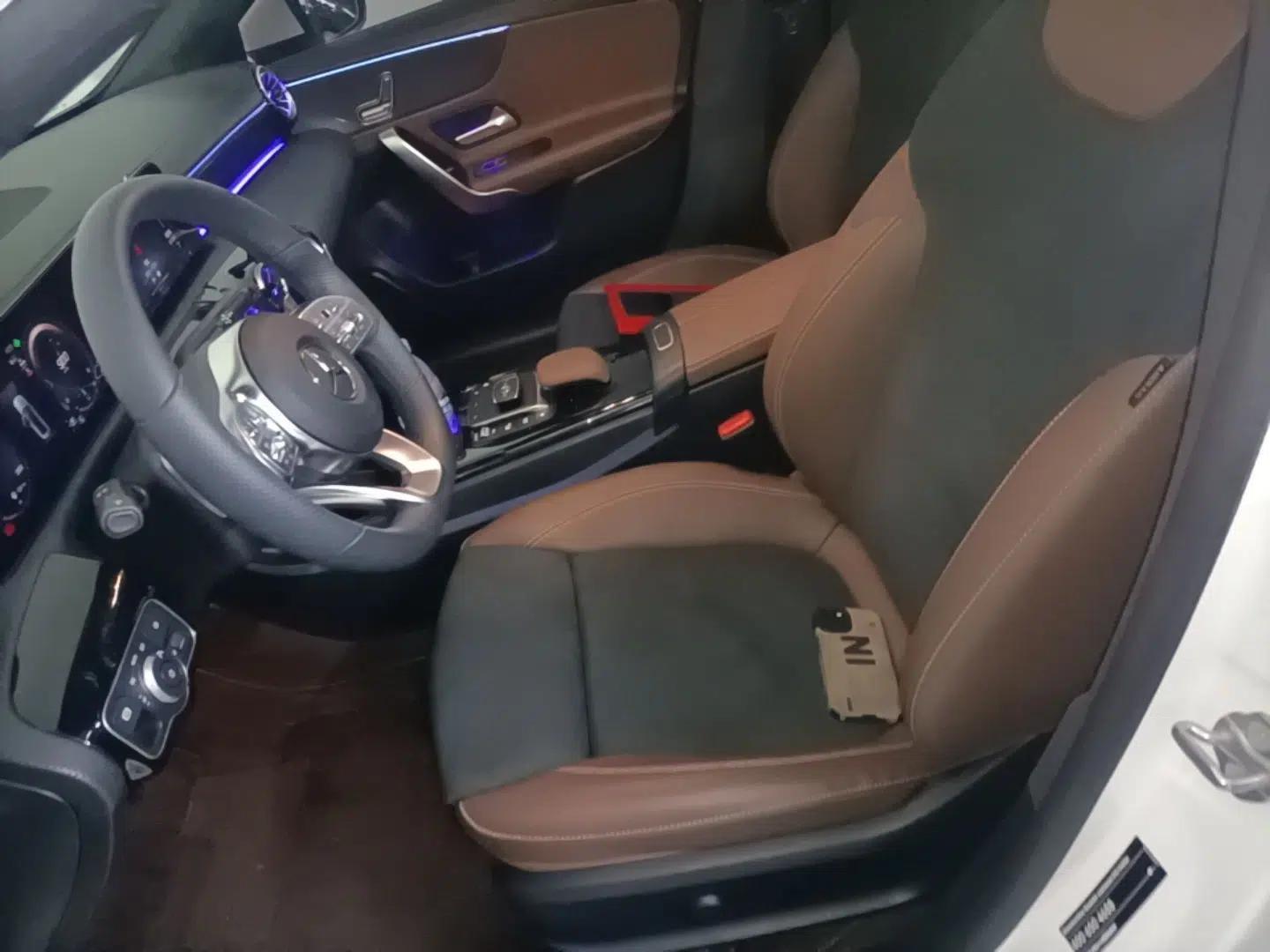 Mercedes-Benz A-Class 2022 Revised Version A 200 L Sport Sedan Fashionable Style — миниатюра 17