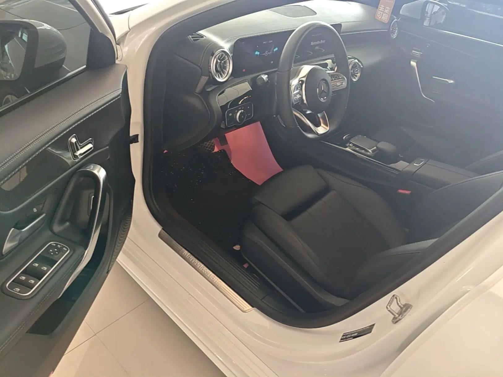 Mercedes-Benz A-Class 2022 Restyled A 200 L Sport Sedan Dynamic Version — миниатюра 18