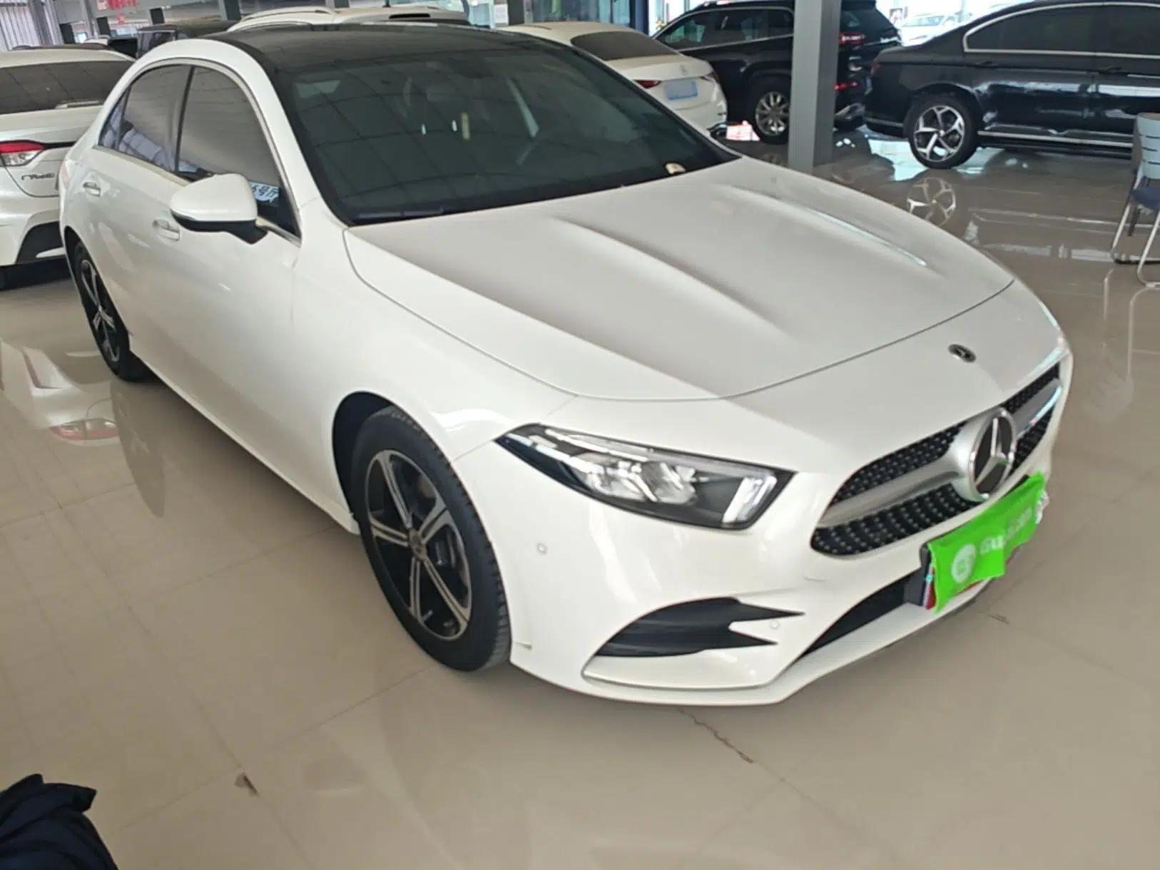 Mercedes-Benz A-Class 2022 Restyled A 200 L Sport Sedan Dynamic Version — миниатюра 3