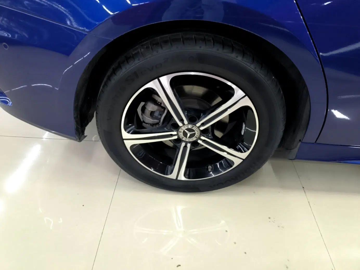 Mercedes-Benz A-Class 2022 Revised Version A 200 L Sport Sedan Fashionable Style — миниатюра 11
