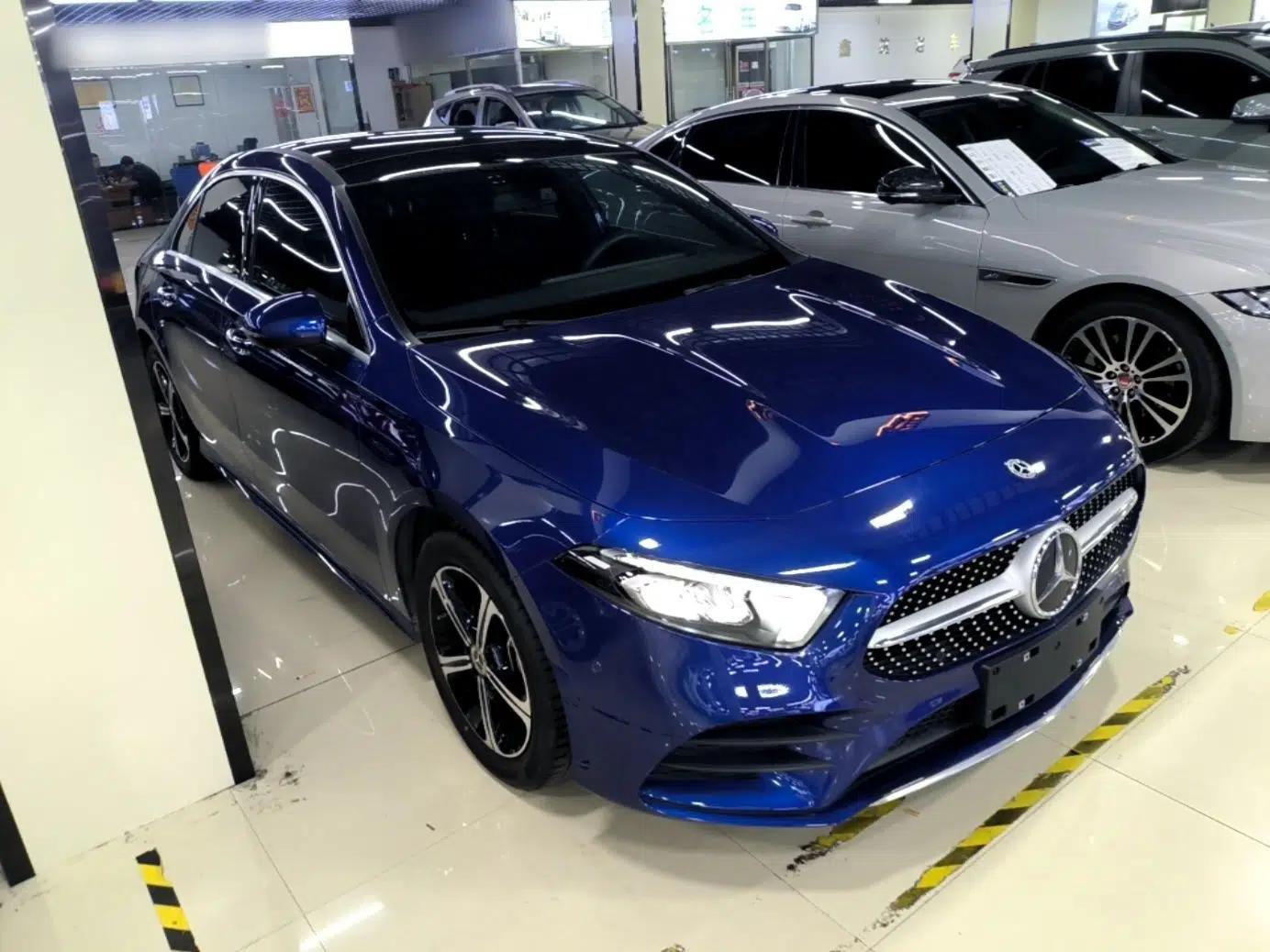 Mercedes-Benz A-Class 2022 Revised Version A 200 L Sport Sedan Fashionable Style — миниатюра 3
