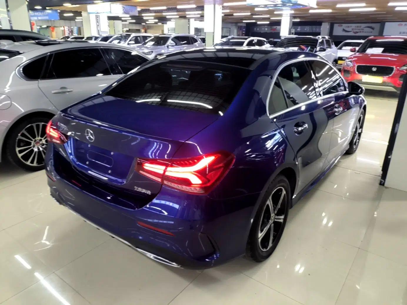 Mercedes-Benz A-Class 2022 Revised Version A 200 L Sport Sedan Fashionable Style — миниатюра 6