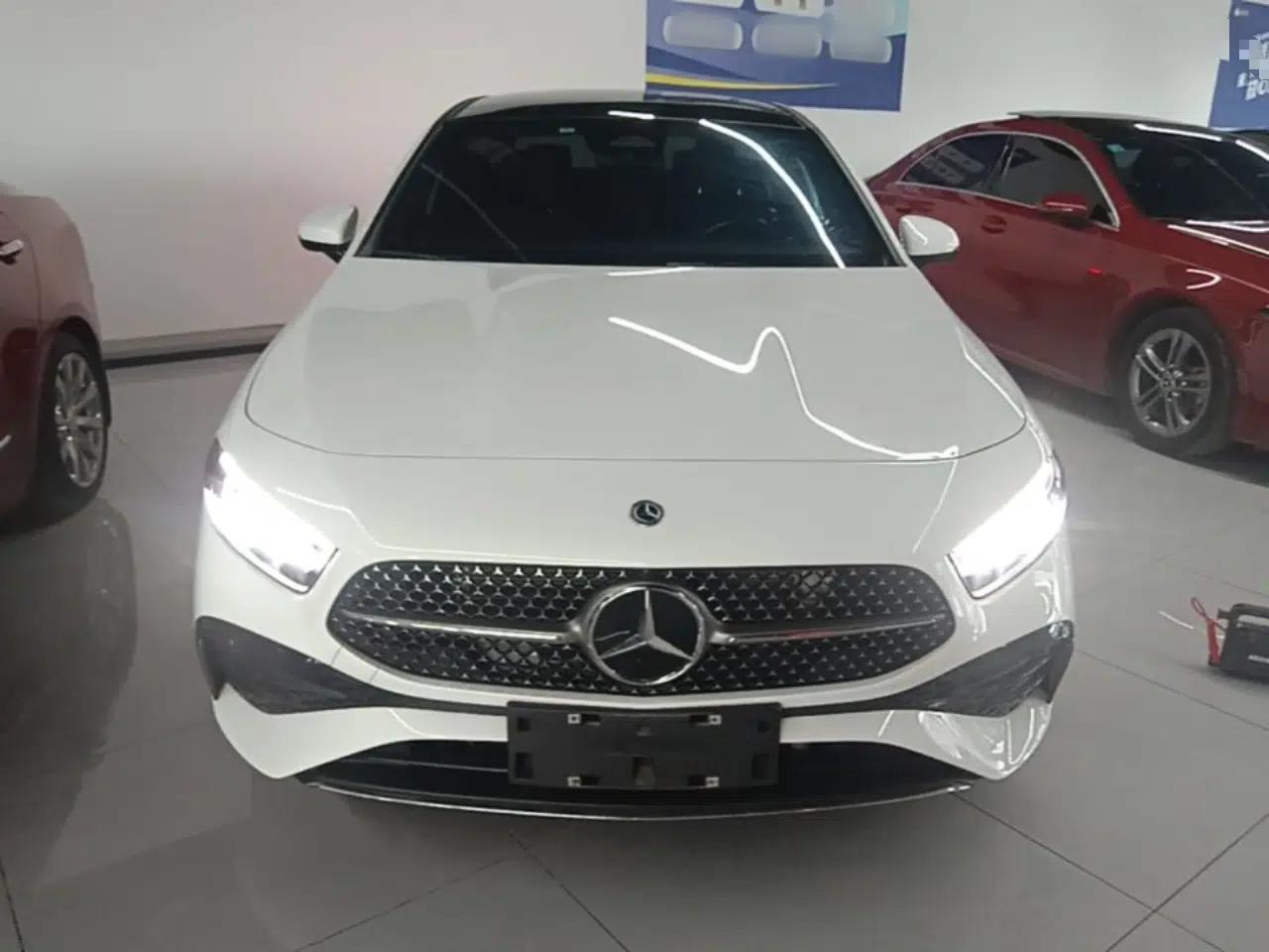 Mercedes-Benz A-Class 2023 A 200 L Fashion Model — миниатюра 2