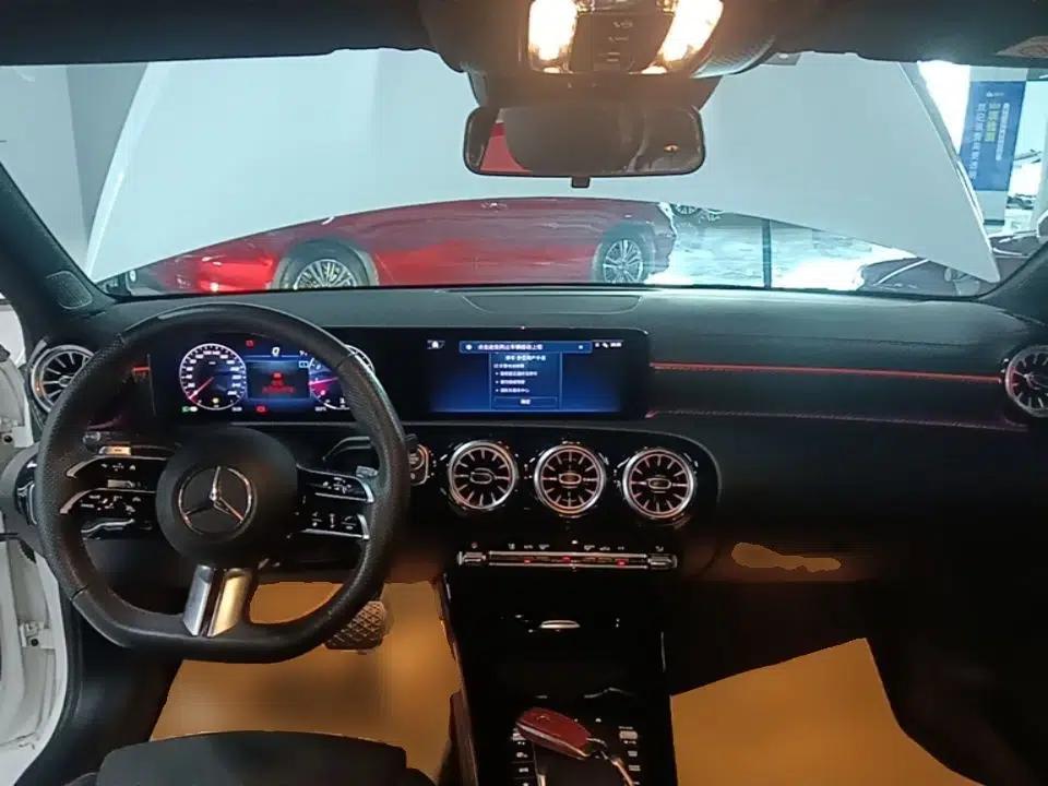 Mercedes-Benz A-Class 2023 A 200 L Fashion Model — миниатюра 12
