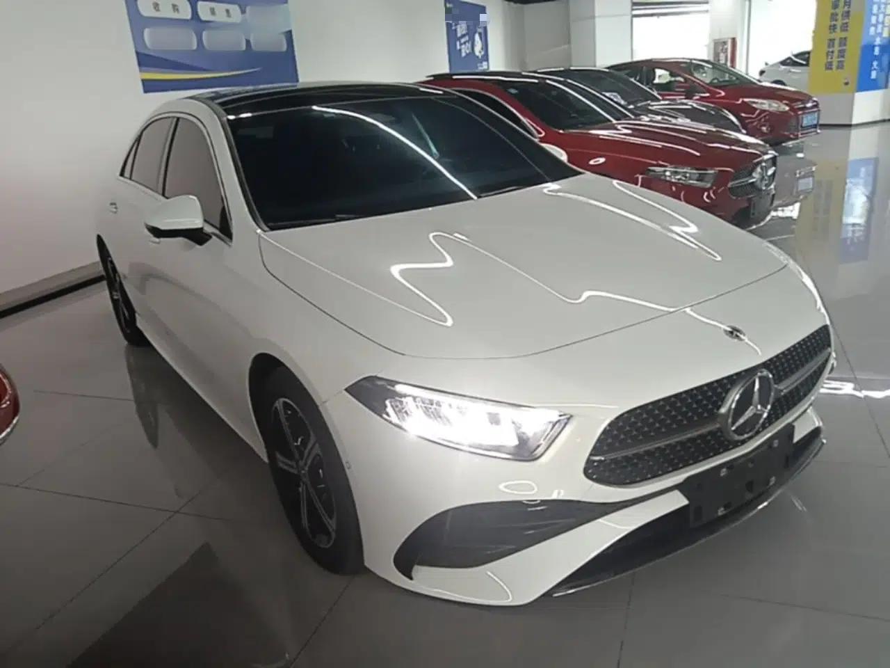 Mercedes-Benz A-Class 2023 A 200 L Fashion Model — миниатюра 3