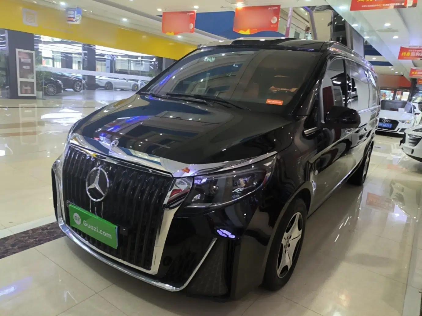 Mercedes-Benz Vito 2024 2.0T Elite Version 7 Seats — миниатюра 1