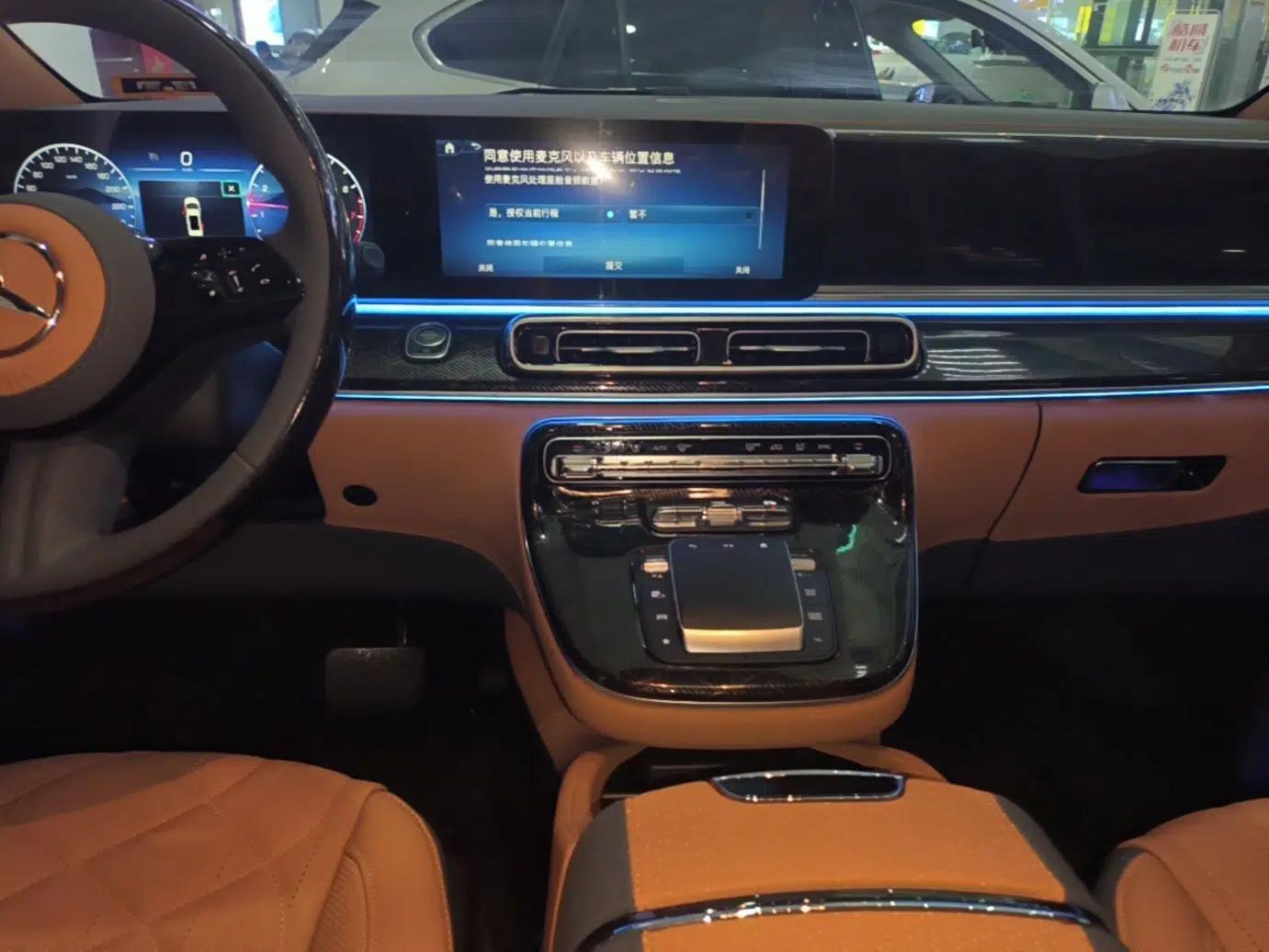 Mercedes-Benz Vito 2024 2.0T Elite Version 7 Seats — миниатюра 15