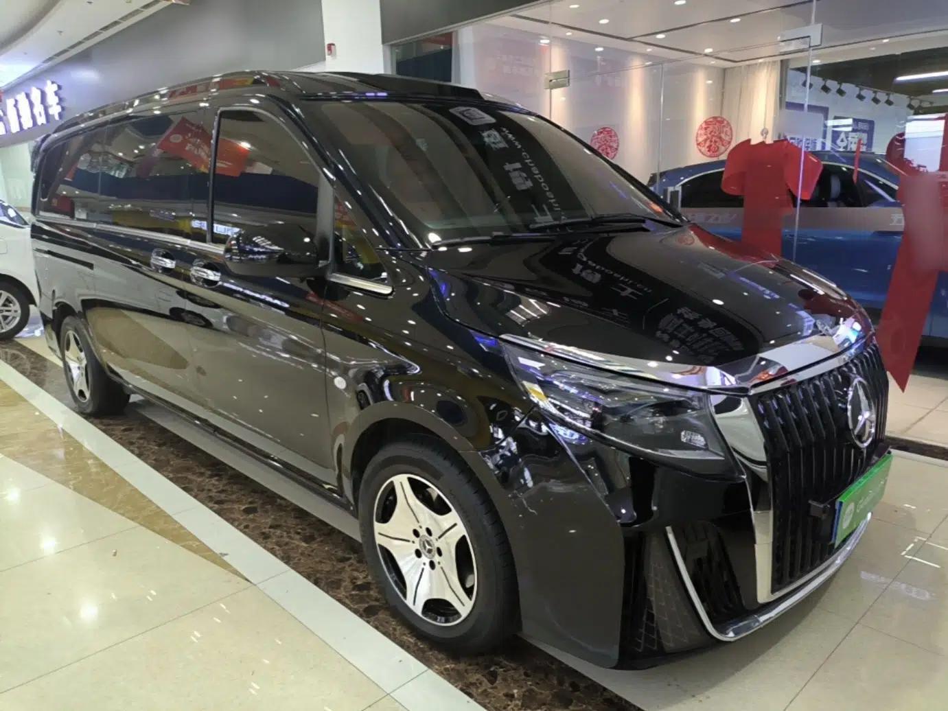 Mercedes-Benz Vito 2024 2.0T Elite Version 7 Seats — миниатюра 3
