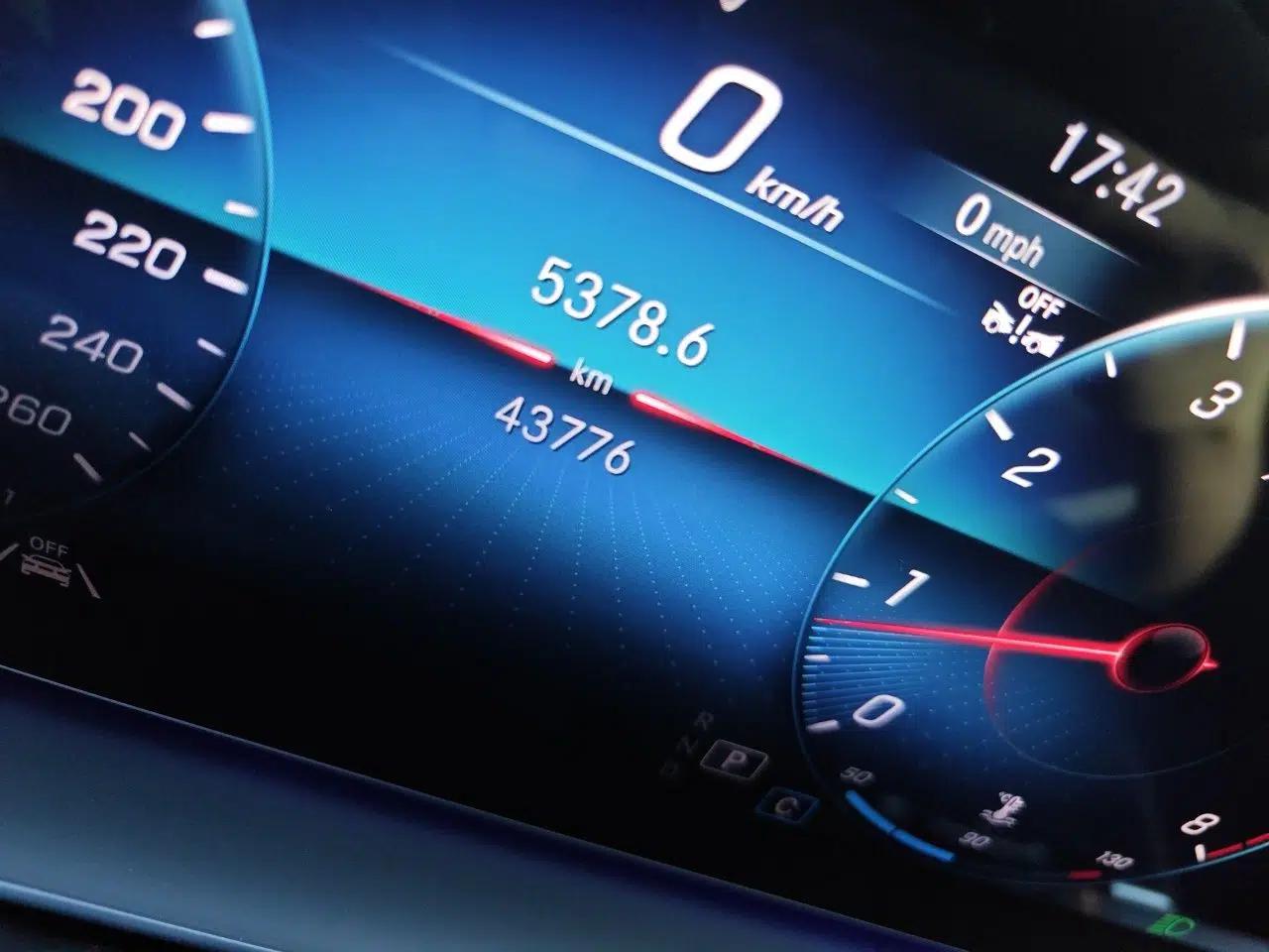 Mercedes-Benz GLE 2023 GLE 350 4MATIC Stylish Model — миниатюра 12