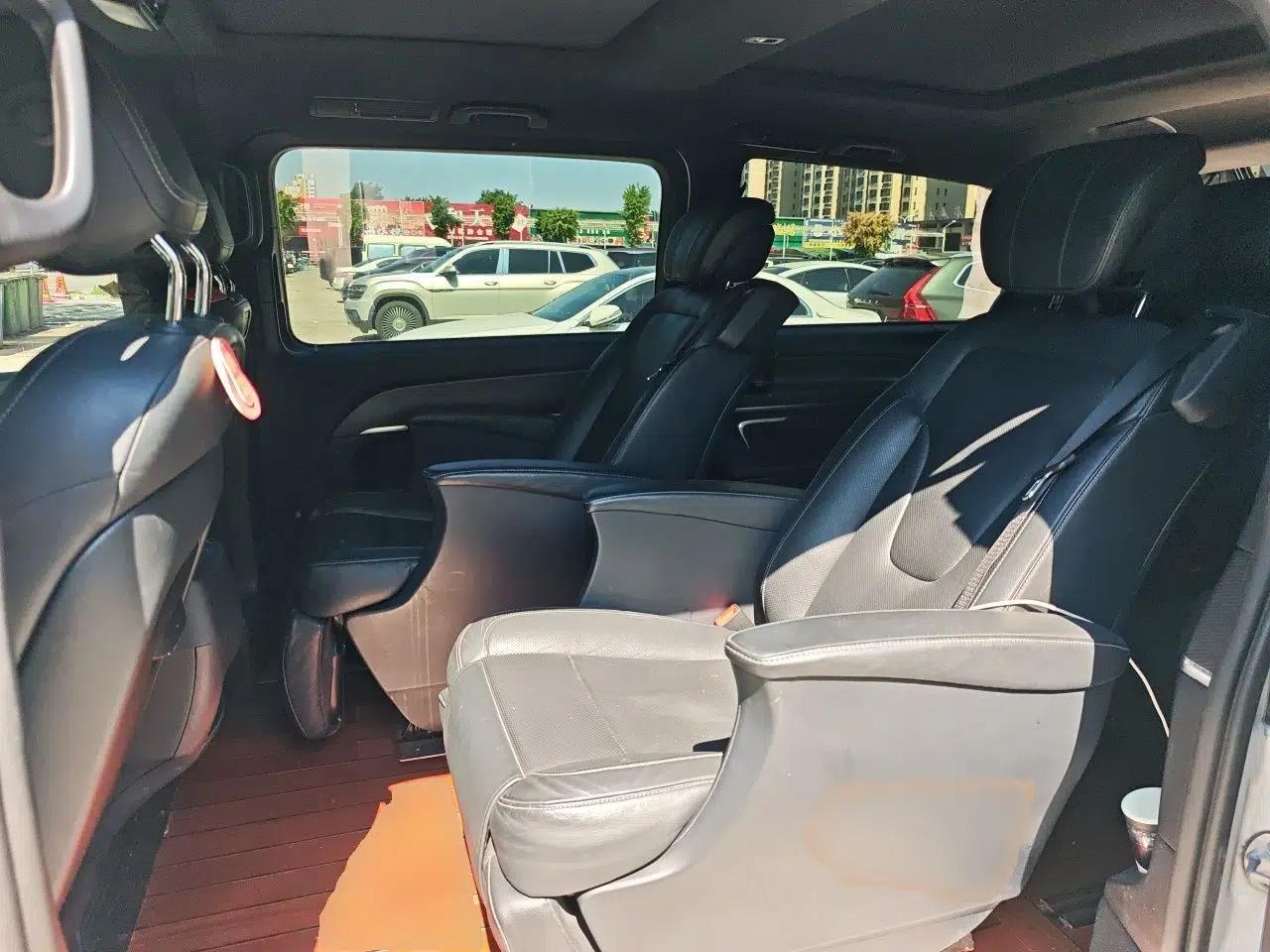 Mercedes-Benz V-Class 2018 V 260 AMG Sport Edition China VI — миниатюра 17