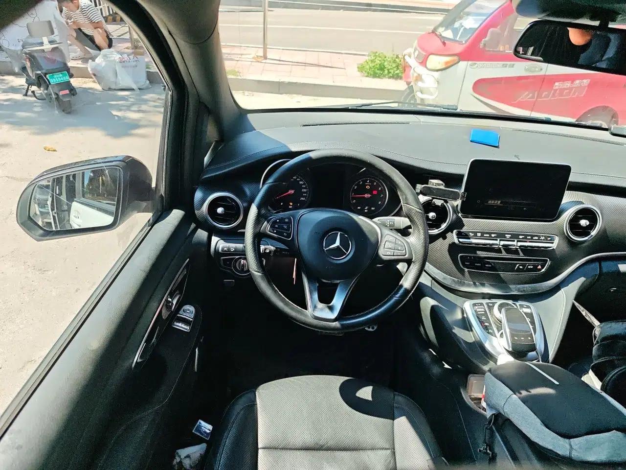 Mercedes-Benz V-Class 2018 V 260 AMG Sport Edition China VI — миниатюра 10