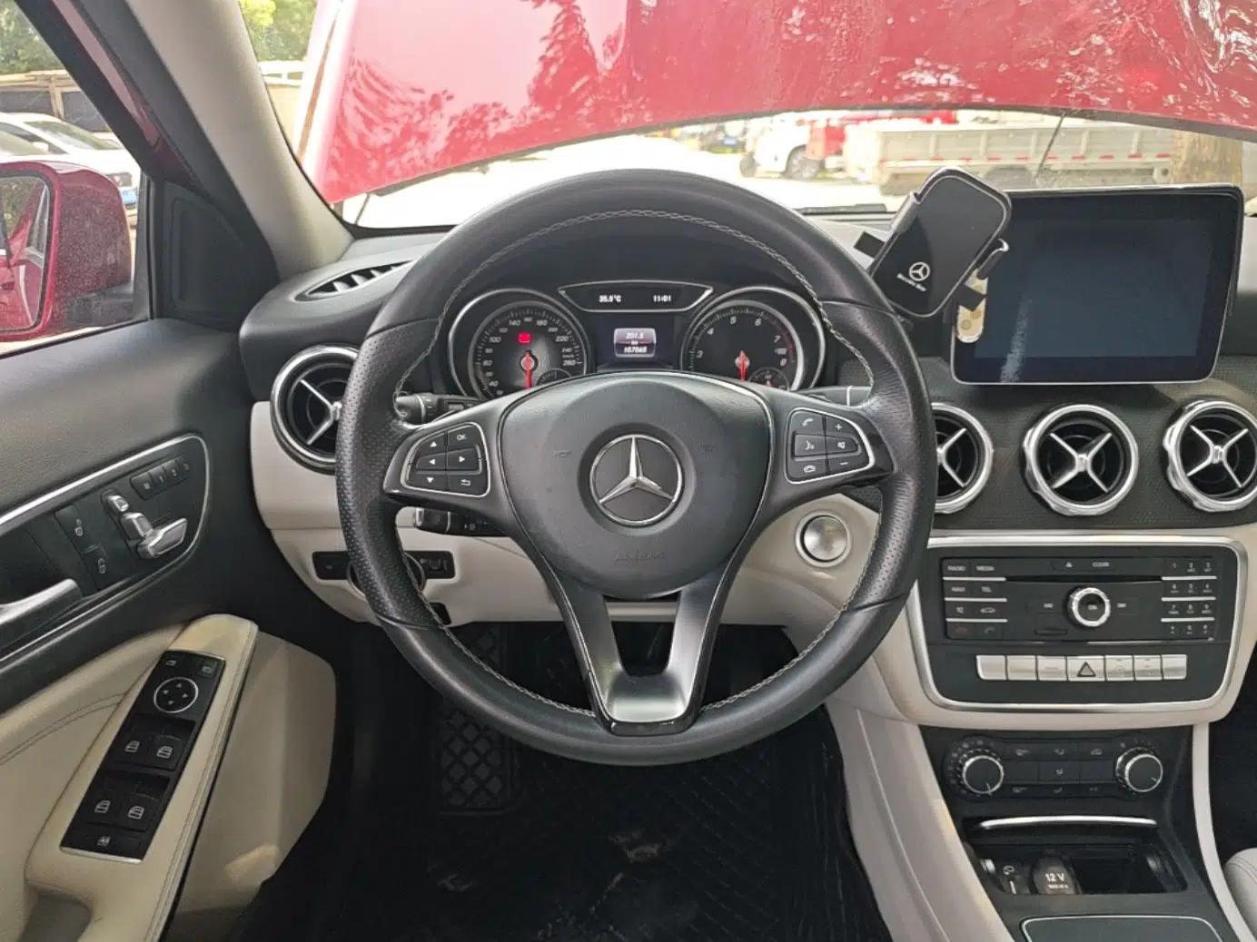 Mercedes-Benz GLA 2017 GLA 200 Sport Edition — миниатюра 13