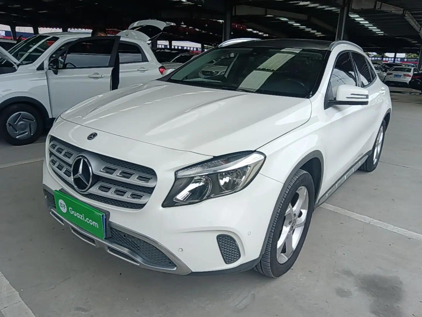 Mercedes-Benz GLA 2018 GLA 200 Sport Edition — миниатюра 1
