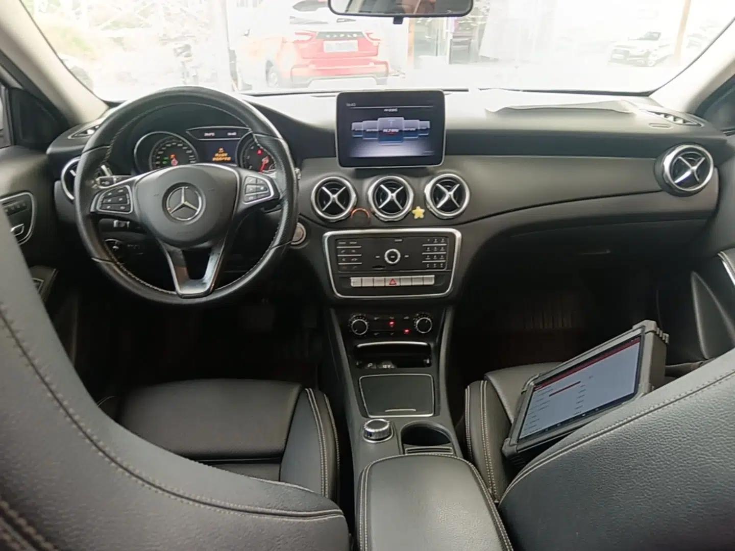 Mercedes-Benz GLA 2018 GLA 200 Sport Edition — миниатюра 12