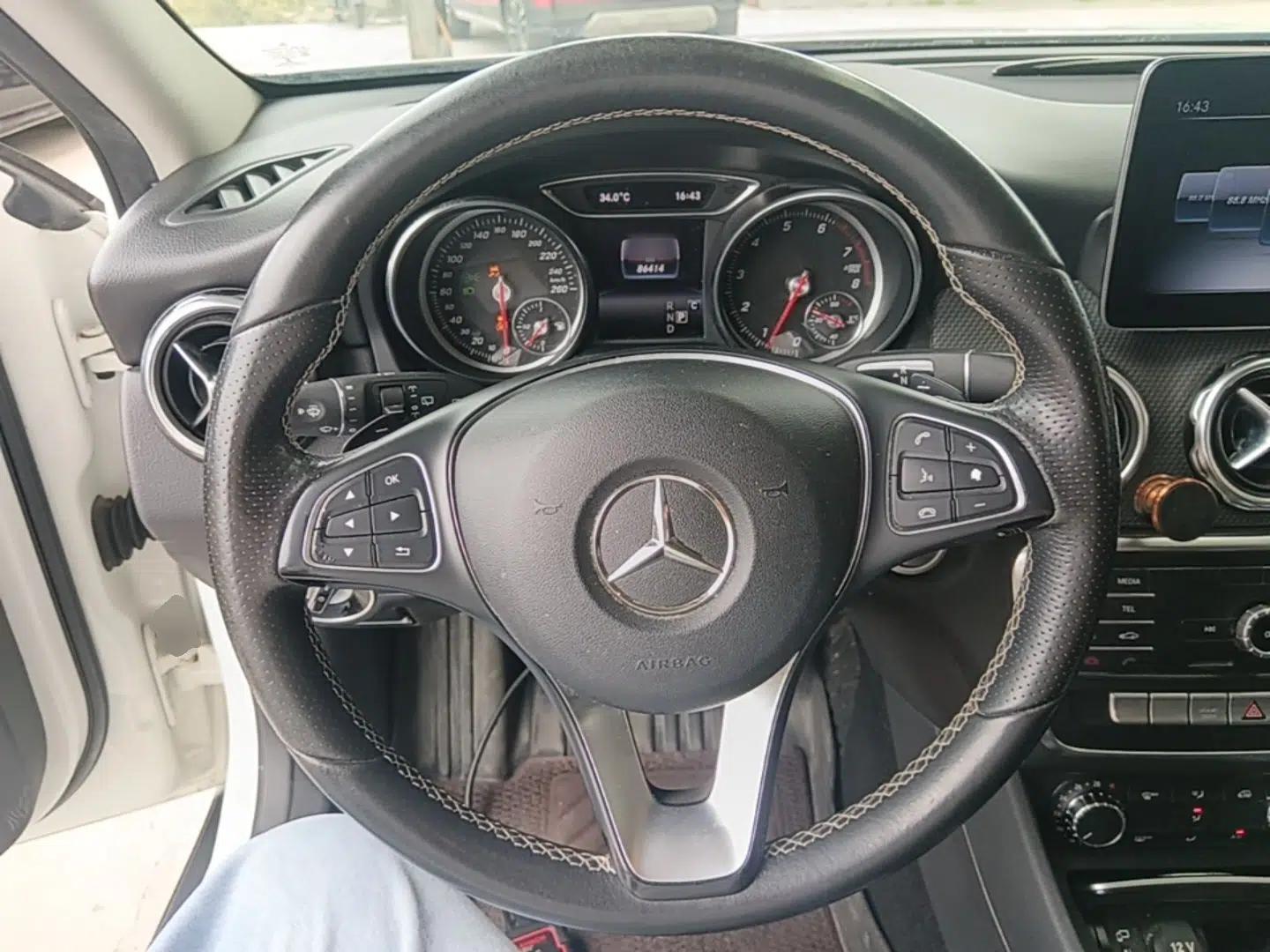 Mercedes-Benz GLA 2018 GLA 200 Sport Edition — миниатюра 13