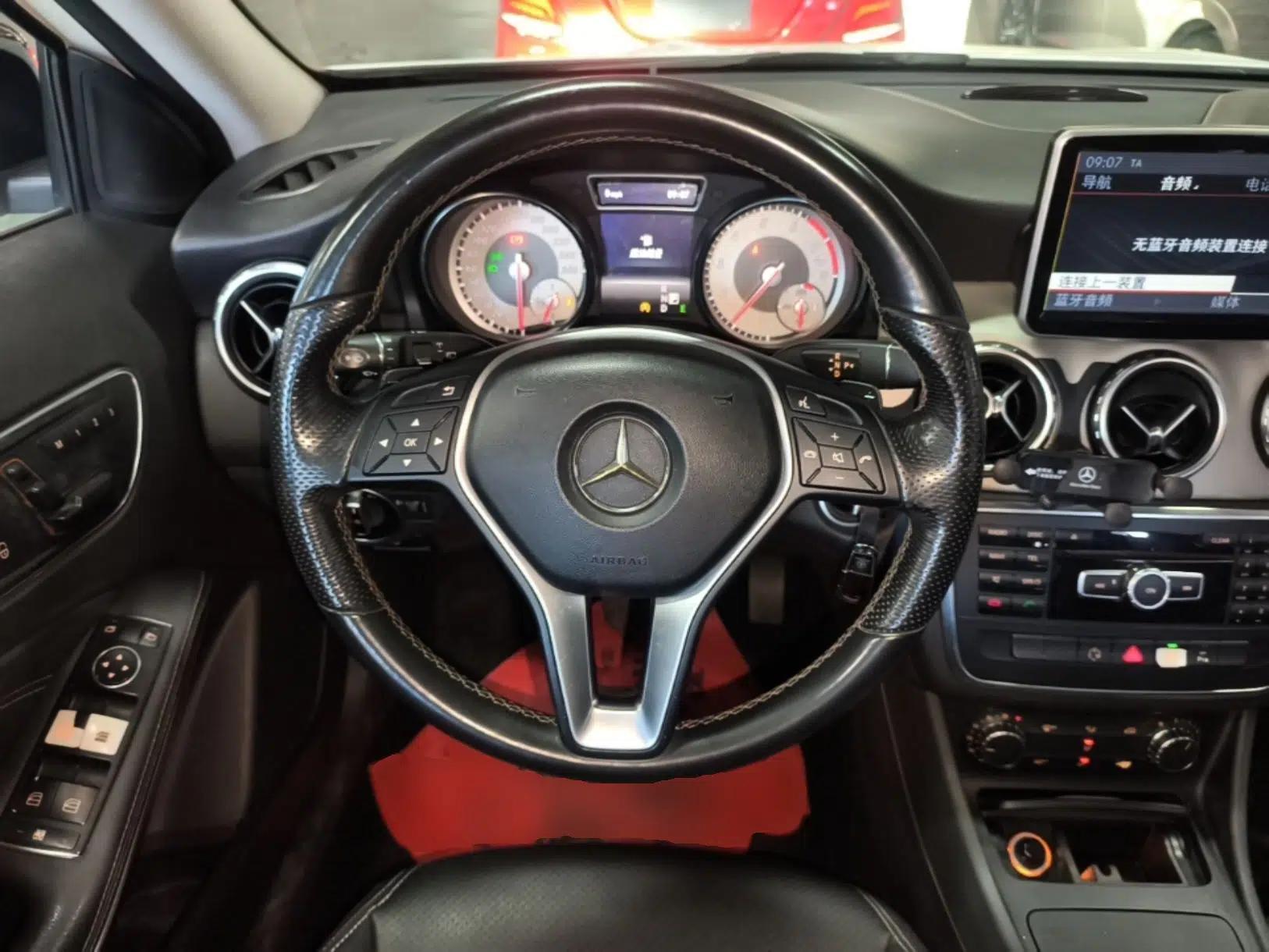 Mercedes-Benz GLA 2015 GLA 200 Sport Edition — миниатюра 13