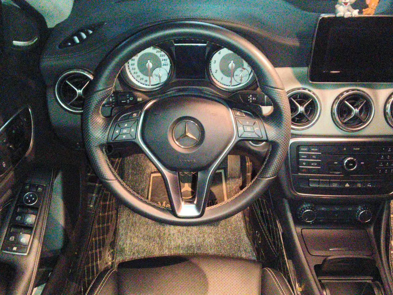 Mercedes-Benz GLA 2016 GLA 200 Fashion Model — миниатюра 10
