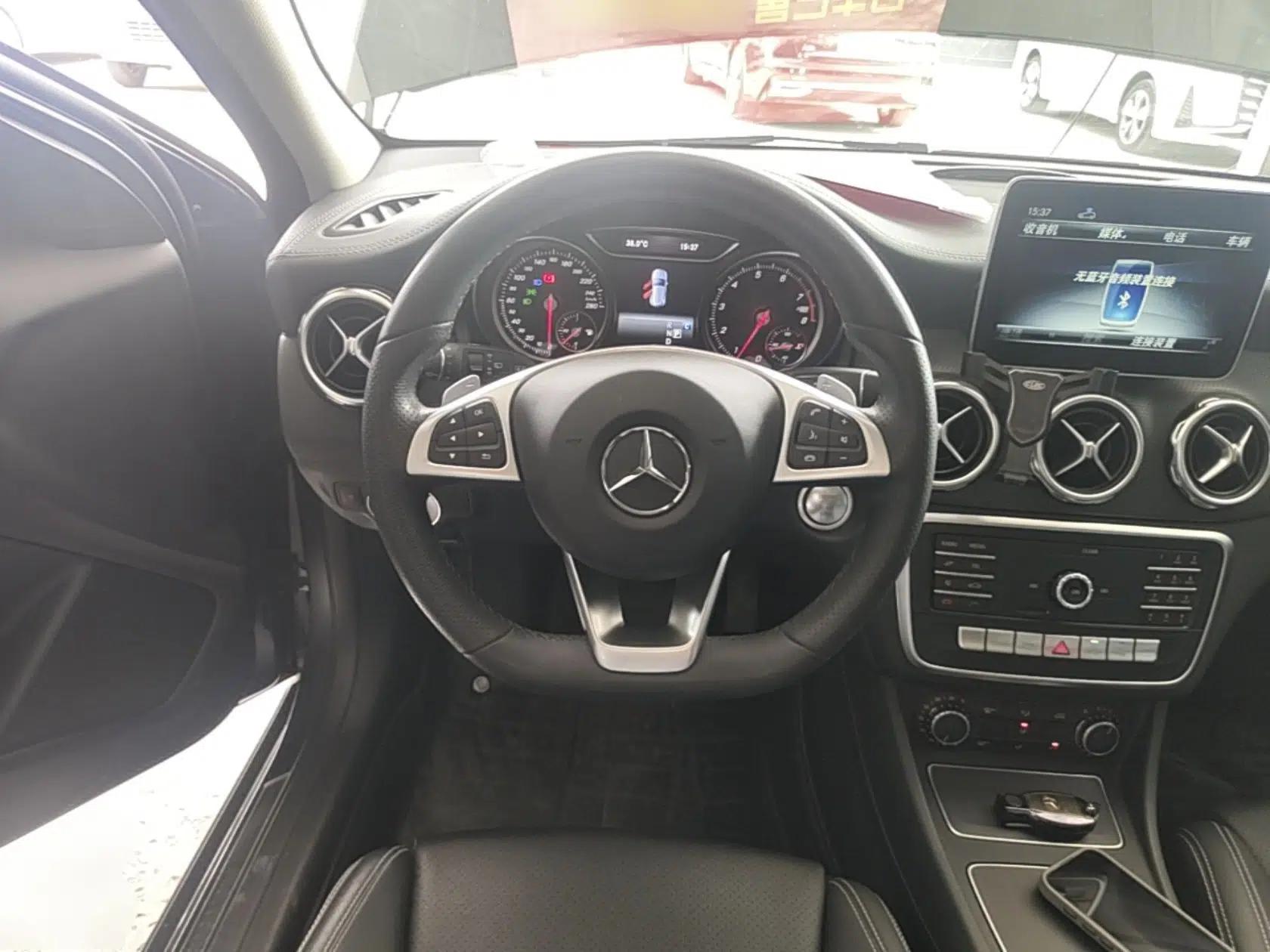 Mercedes-Benz GLA 2019 GLA 200 Fashion Model — миниатюра 18