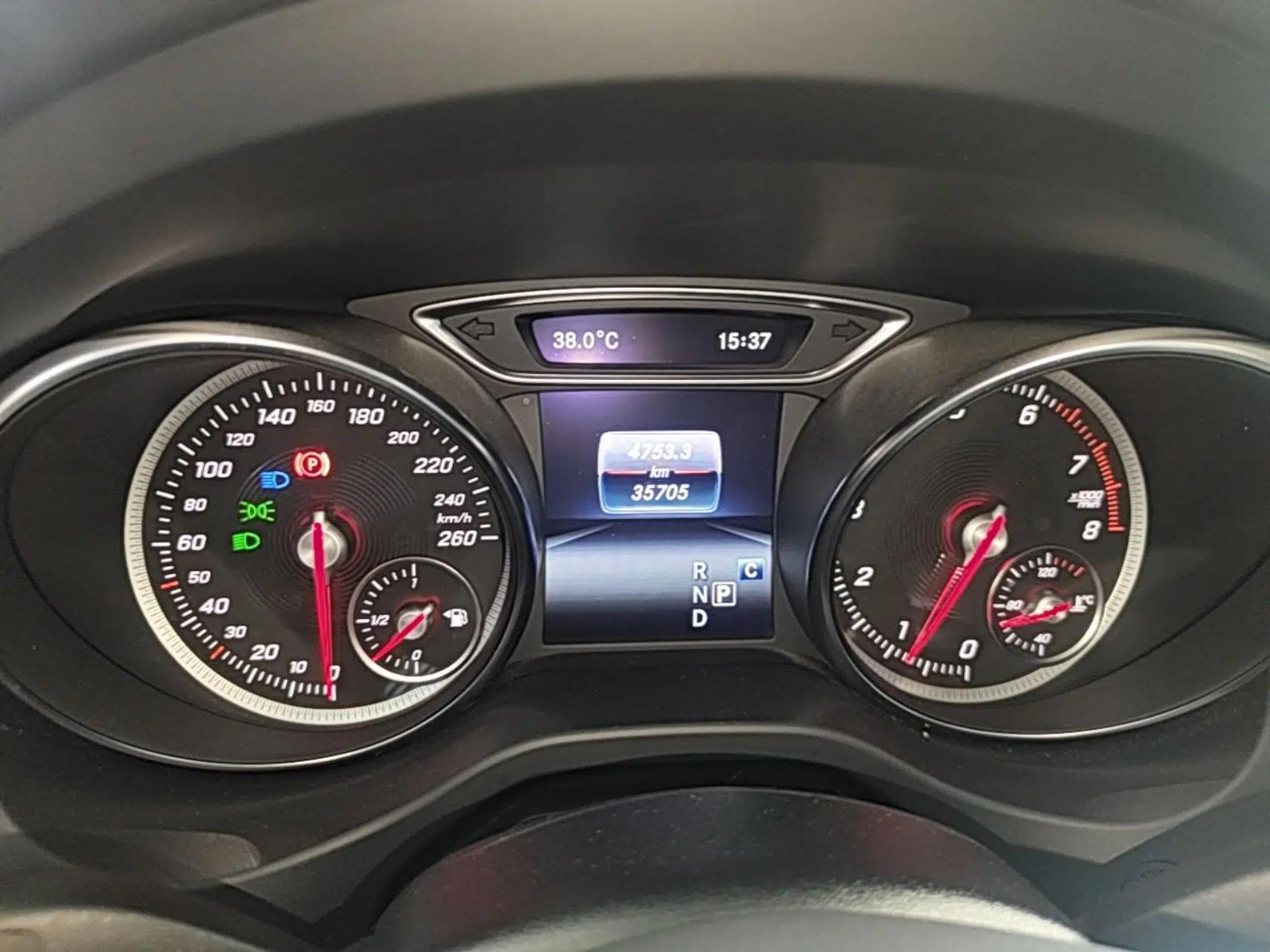 Mercedes-Benz GLA 2019 GLA 200 Fashion Model — миниатюра 19