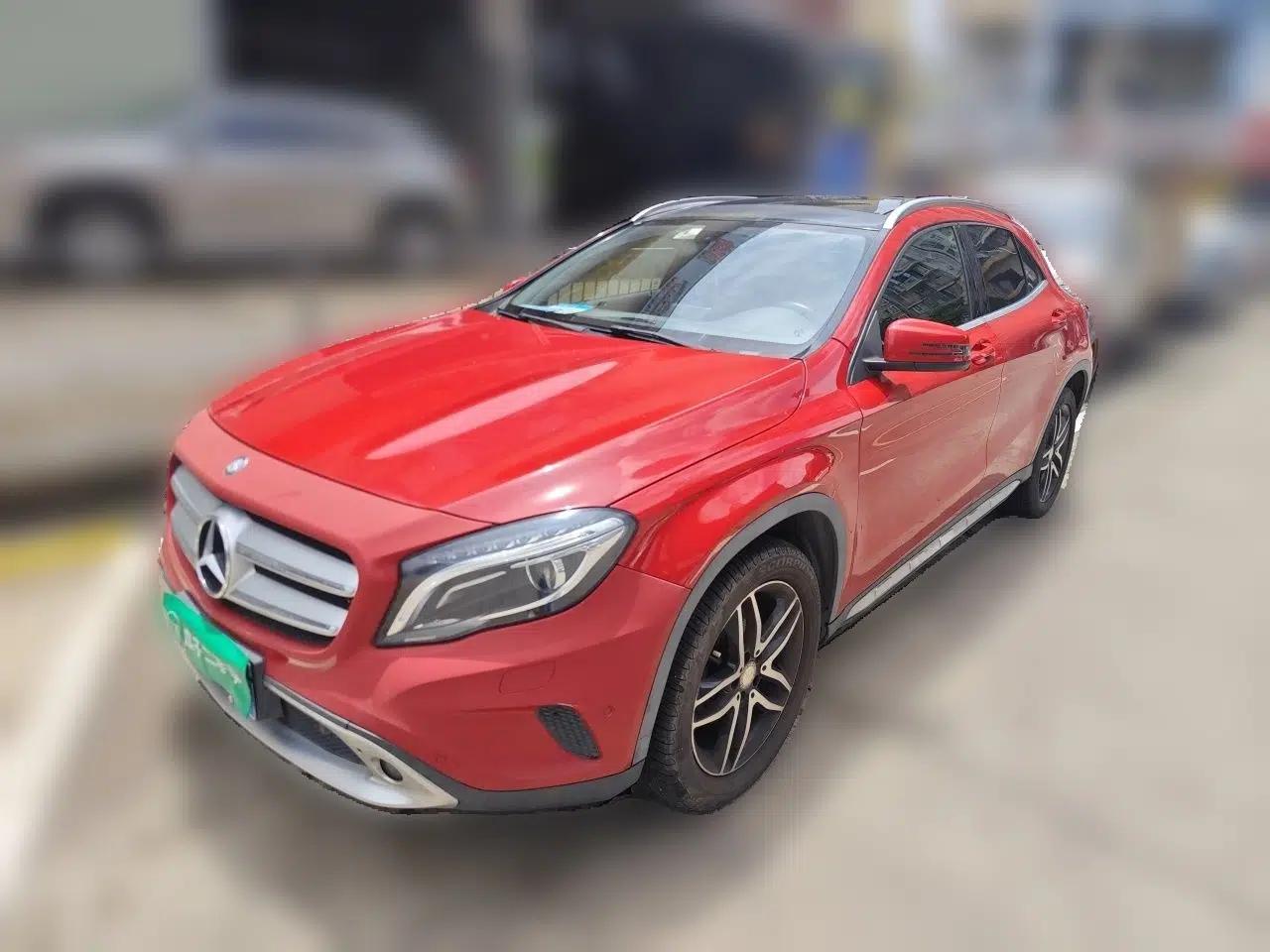 Mercedes-Benz GLA 2015 GLA 200 Fashion Model — миниатюра 1