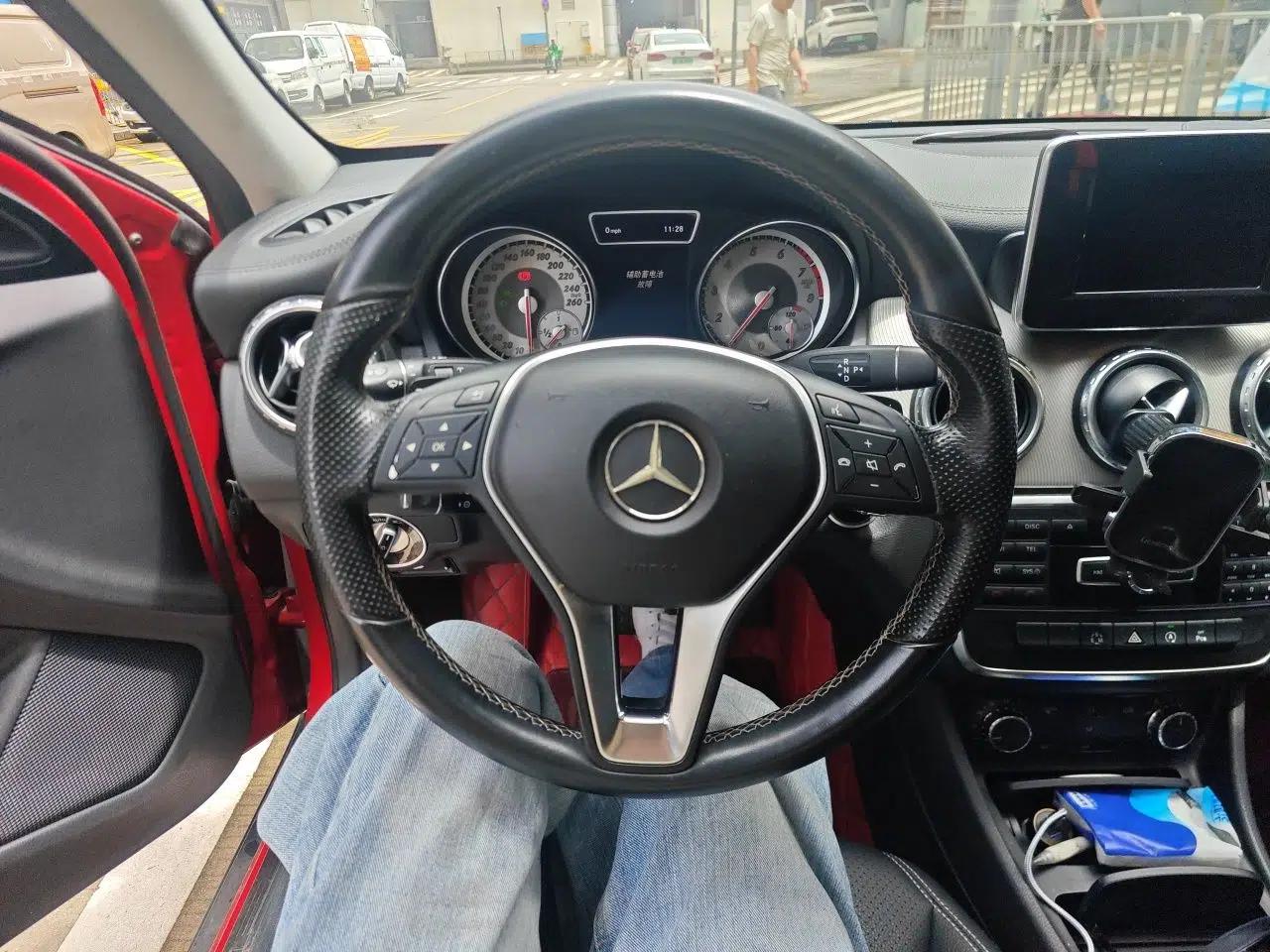 Mercedes-Benz GLA 2015 GLA 200 Fashion Model — миниатюра 10