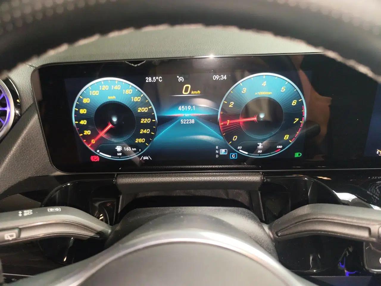 Mercedes-Benz GLA 2022 Facelifted GLA 200 — миниатюра 11