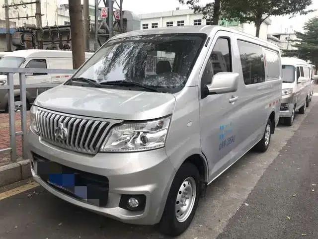 Ruixing M80 2019 Model 1.5L Basic 4-Seat Single Oven Air Conditioning National VI Flat Top Rear Hatchback DAM15KR — миниатюра 1