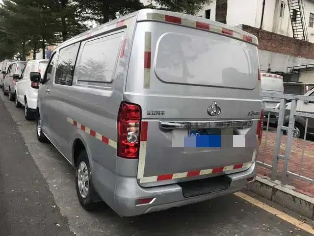 Ruixing M80 2019 Model 1.5L Basic 4-Seat Single Oven Air Conditioning National VI Flat Top Rear Hatchback DAM15KR — миниатюра 4