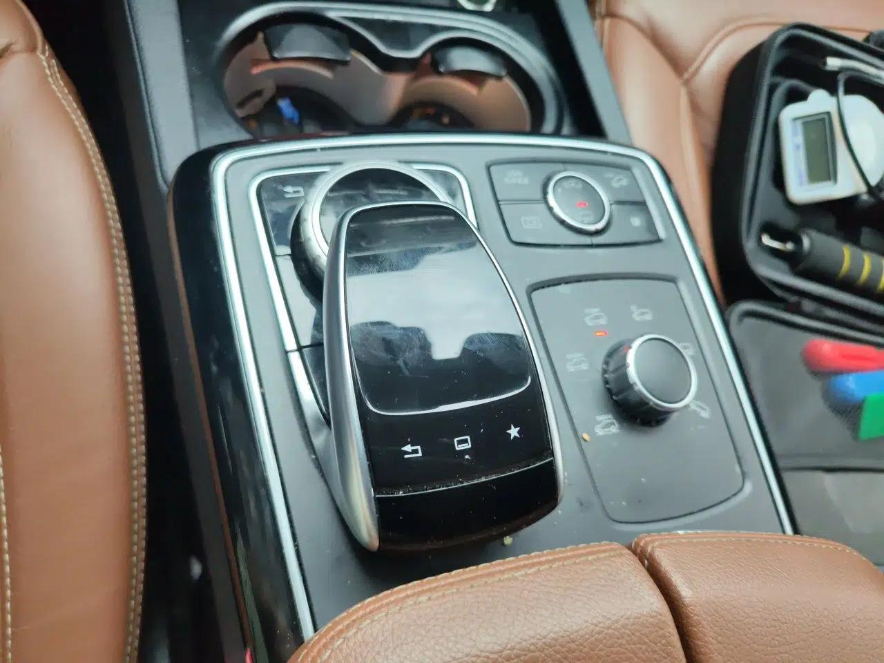 Mercedes-Benz GLS 2016 GLS 400 4MATIC Luxury Model — миниатюра 14