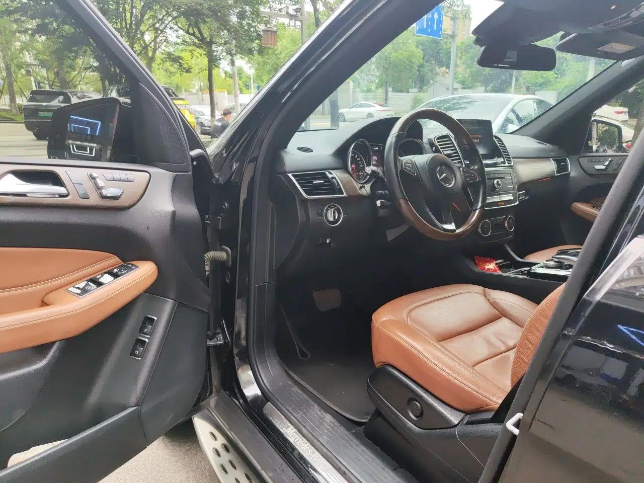 Mercedes-Benz GLS 2016 GLS 400 4MATIC Luxury Model — миниатюра 16