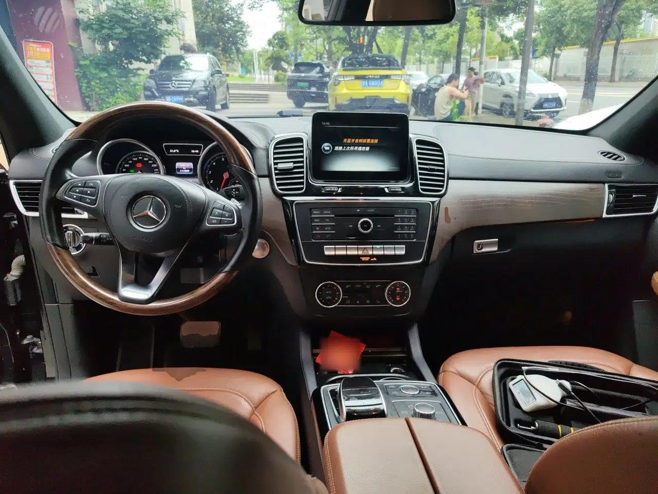 Mercedes-Benz GLS 2016 GLS 400 4MATIC Luxury Model — миниатюра 9