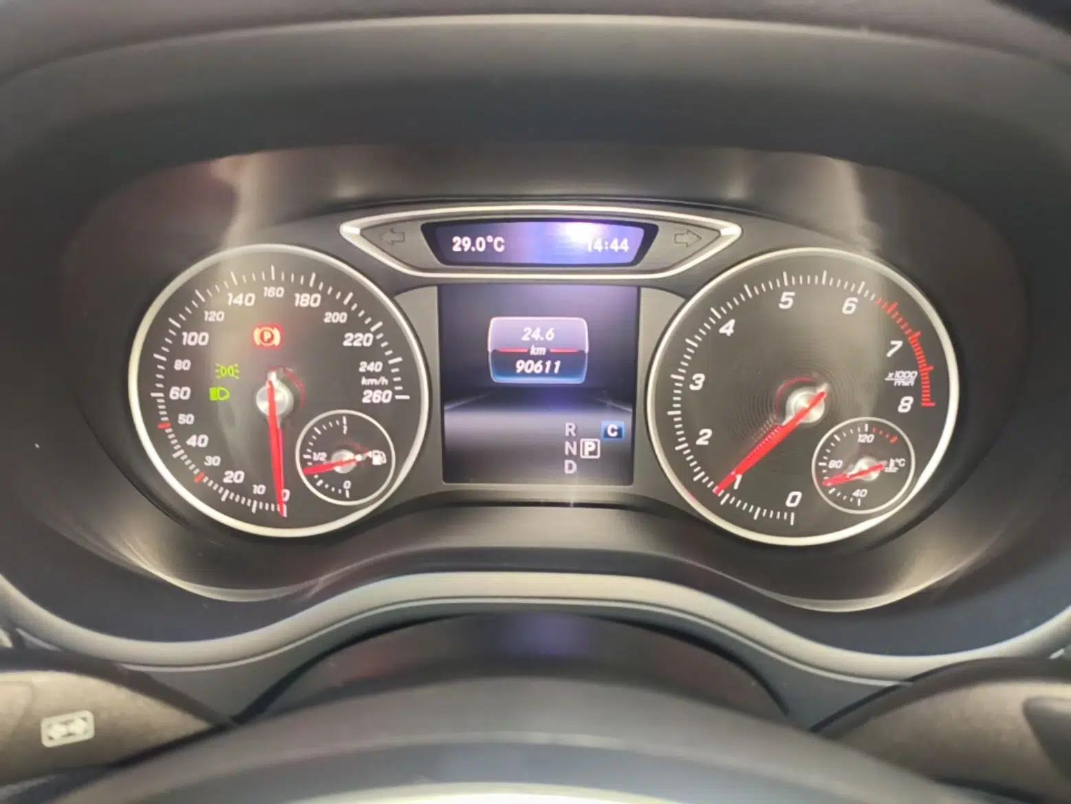 Mercedes-Benz B-Class 2019 B 200 Fashion Model — миниатюра 14