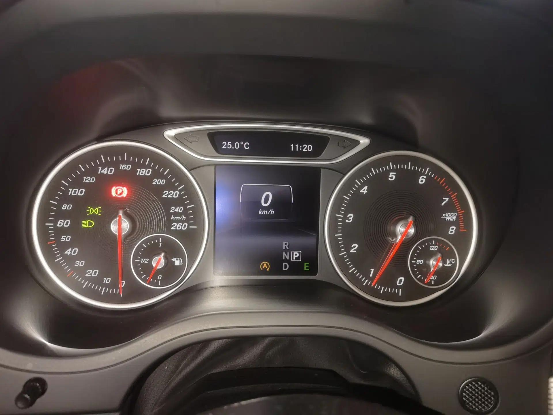 Mercedes-Benz B-Class 2015 B 200 Sport Edition — миниатюра 11
