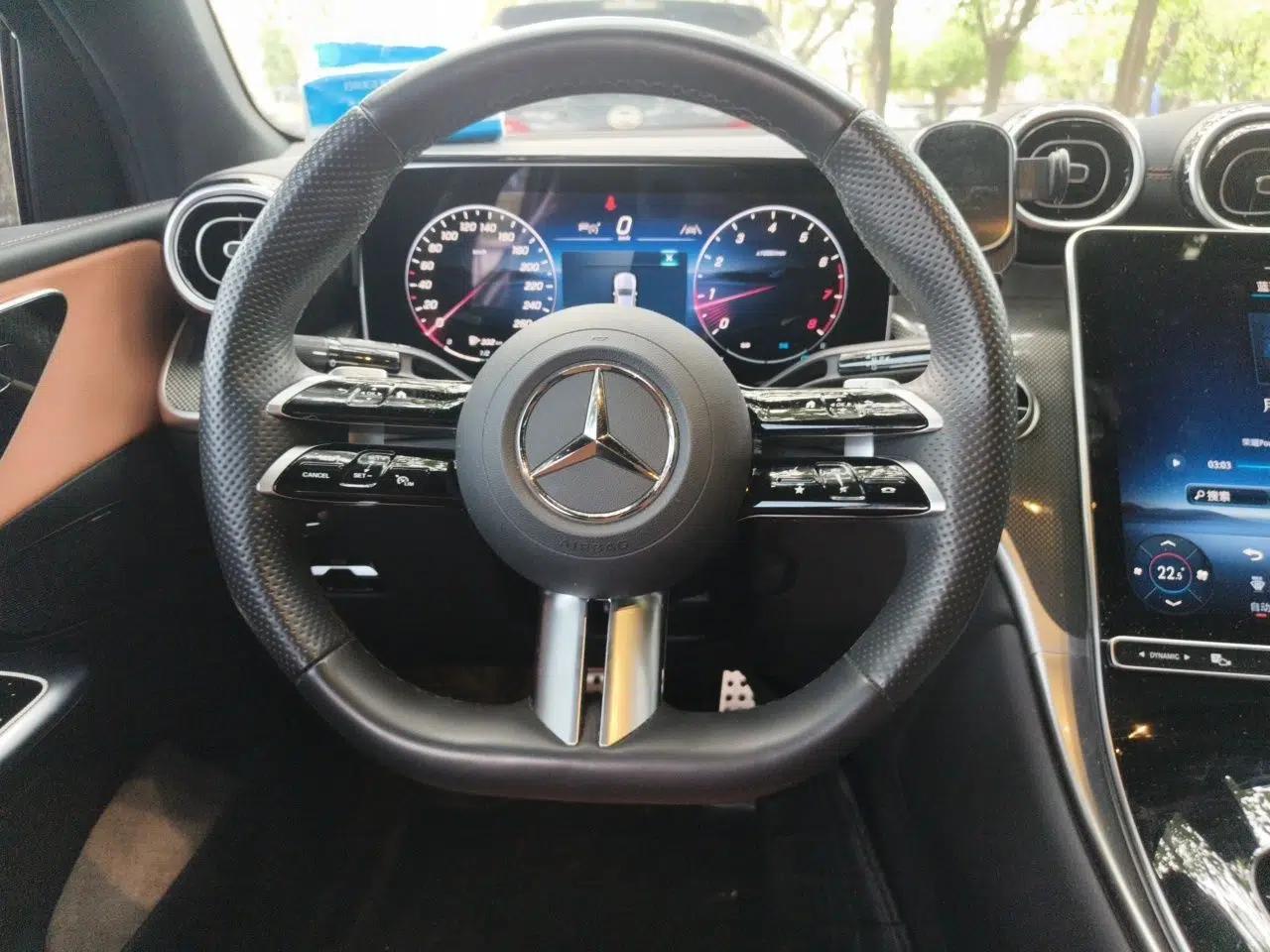Mercedes-Benz GLC Coupe 2024 GLC 260 4MATIC Coupe SUV — миниатюра 10