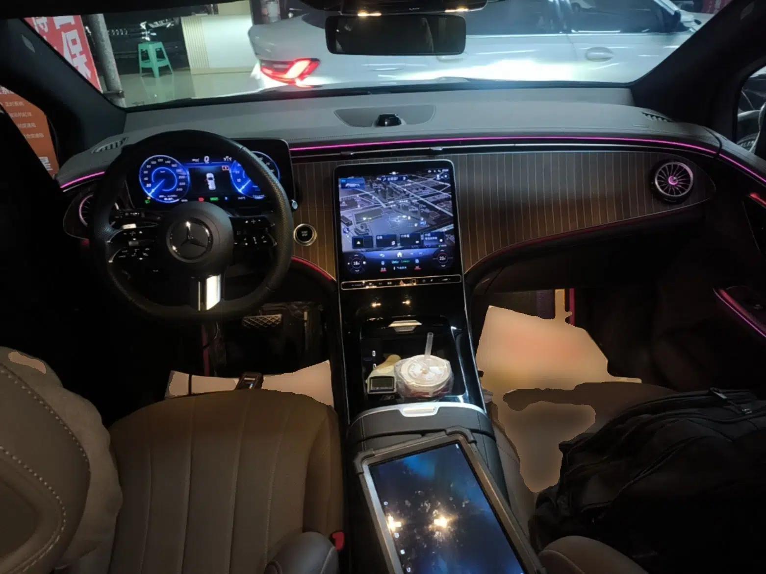 Mercedes-Benz EQE SUV 2024 500 4MATIC Pioneer Edition — миниатюра 17