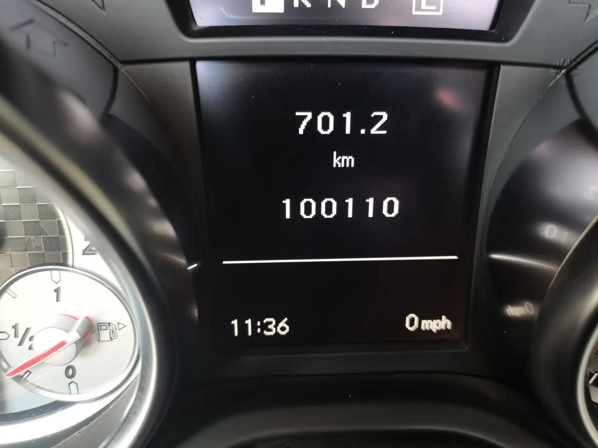 Mercedes-Benz SLK-Class 2011 SLK 200 Luxury Sports Model — миниатюра 12