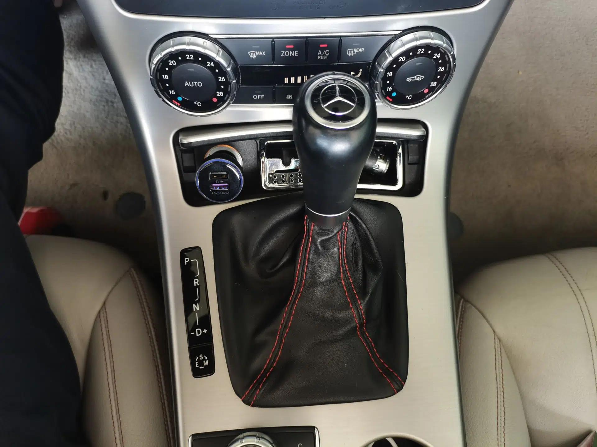 Mercedes-Benz SLK-Class 2011 SLK 200 Luxury Sports Model — миниатюра 14