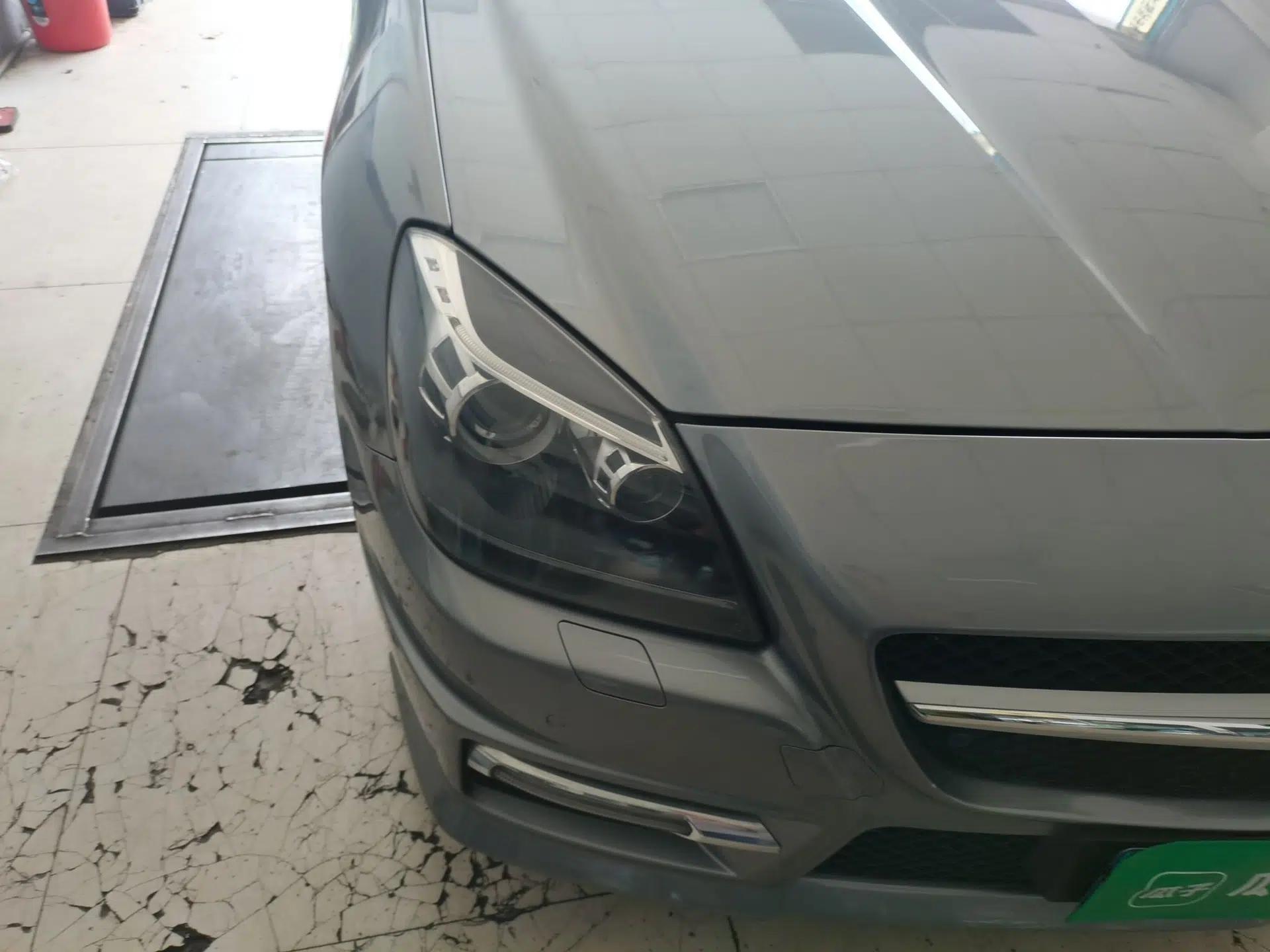 Mercedes-Benz SLK-Class 2011 SLK 200 Luxury Sports Model — миниатюра 7