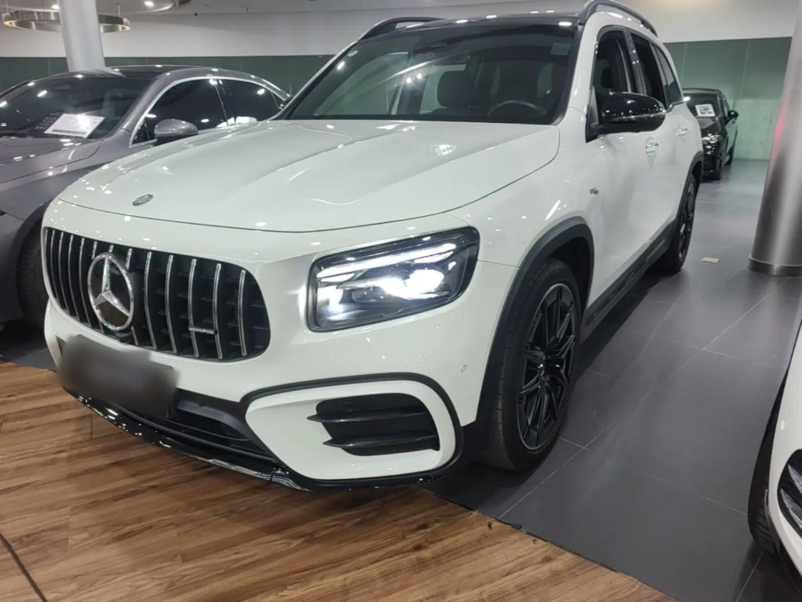 Mercedes-Benz GLB AMG 2024 AMG GLB 35 4MATIC — миниатюра 1