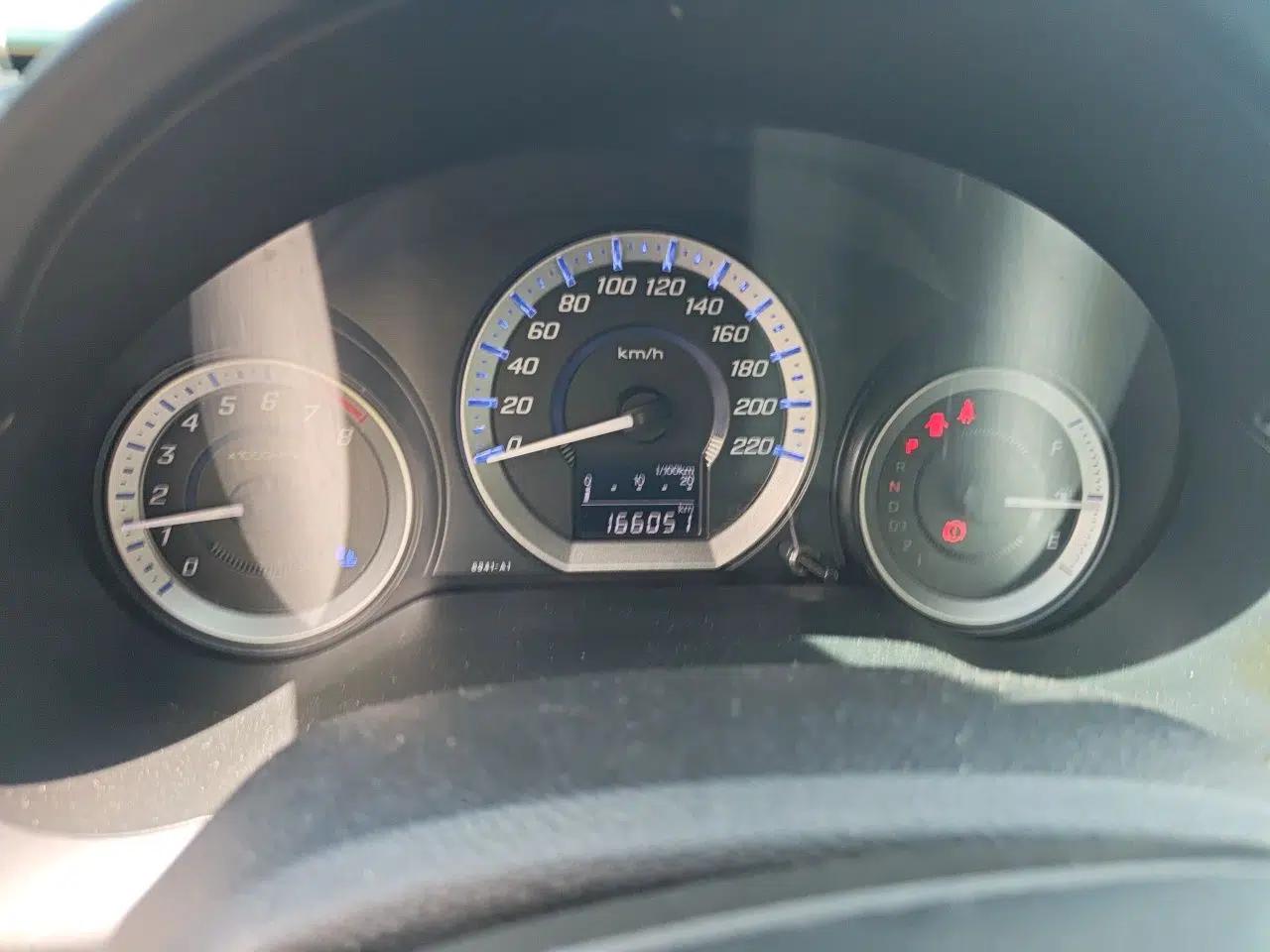 Honda City Classic 2012 1.5L Automatic Elite Edition — миниатюра 11